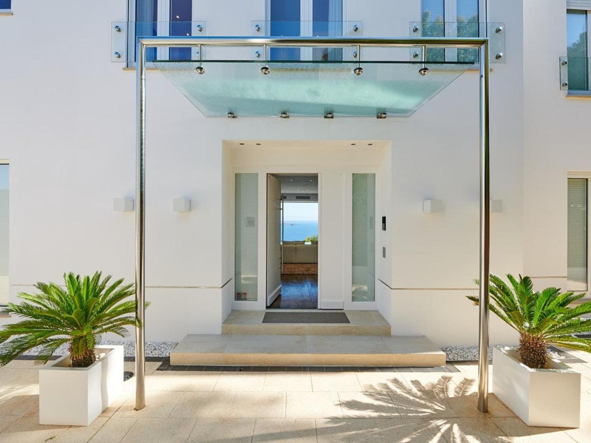 Lavish Villa With Infinity Pool And Views Santa Eularia des Riu Exterior photo