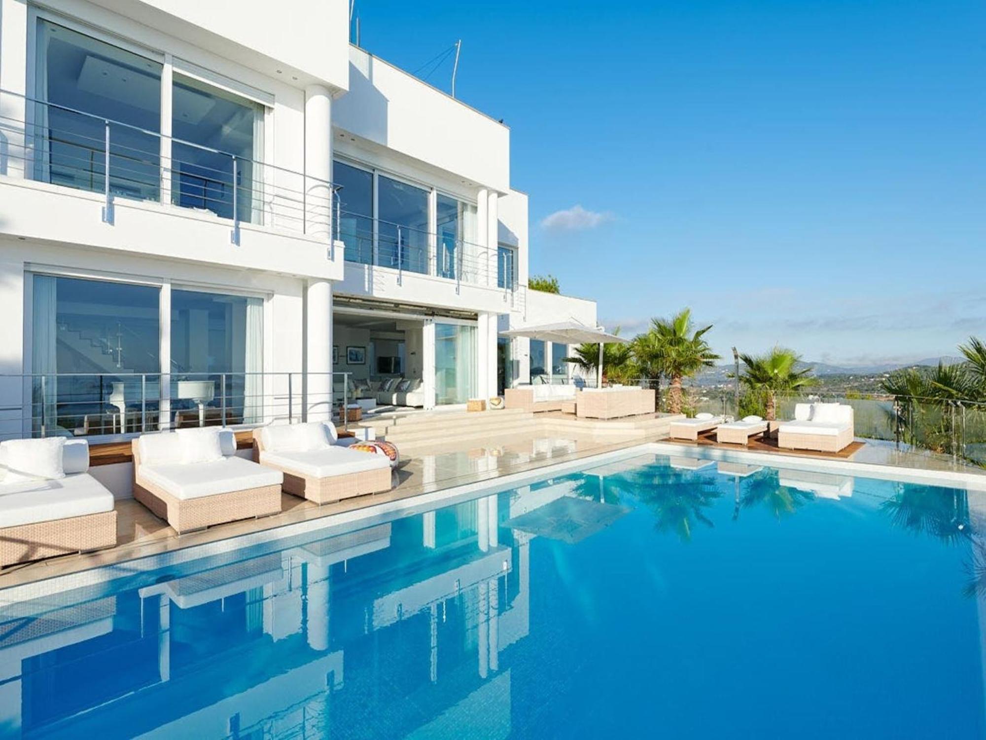 Lavish Villa With Infinity Pool And Views Santa Eularia des Riu Exterior photo